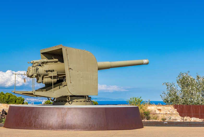 Geschütz auf der Festung Montjuïc in Barclona