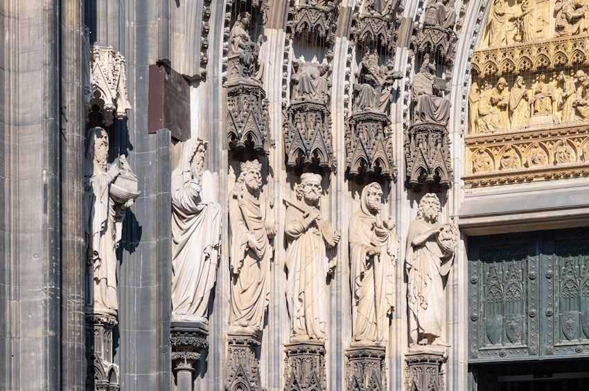 Eingang zum Kölner Dom