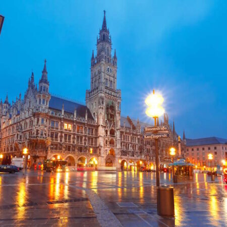 Marienplatz mit Neuem Rathaus in München