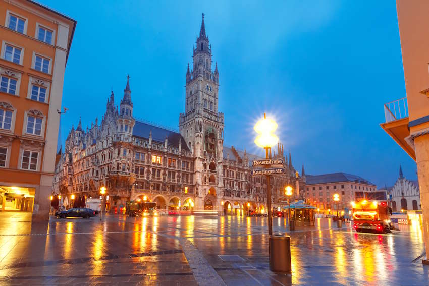 Marienplatz mit Neuem Rathaus in München